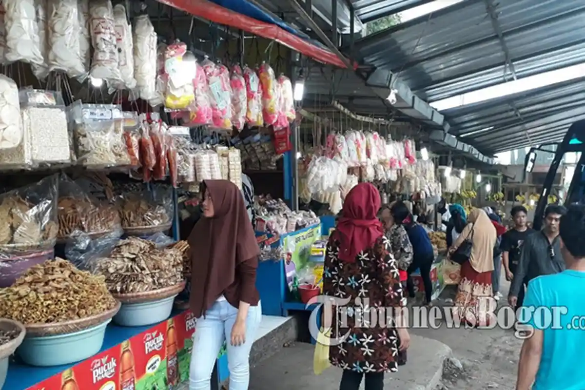 Pusat Oleh-oleh Puncak Diserbu Pembeli Tiap Akhir Pekan, Ini Dagangan yang Laris Dibeli