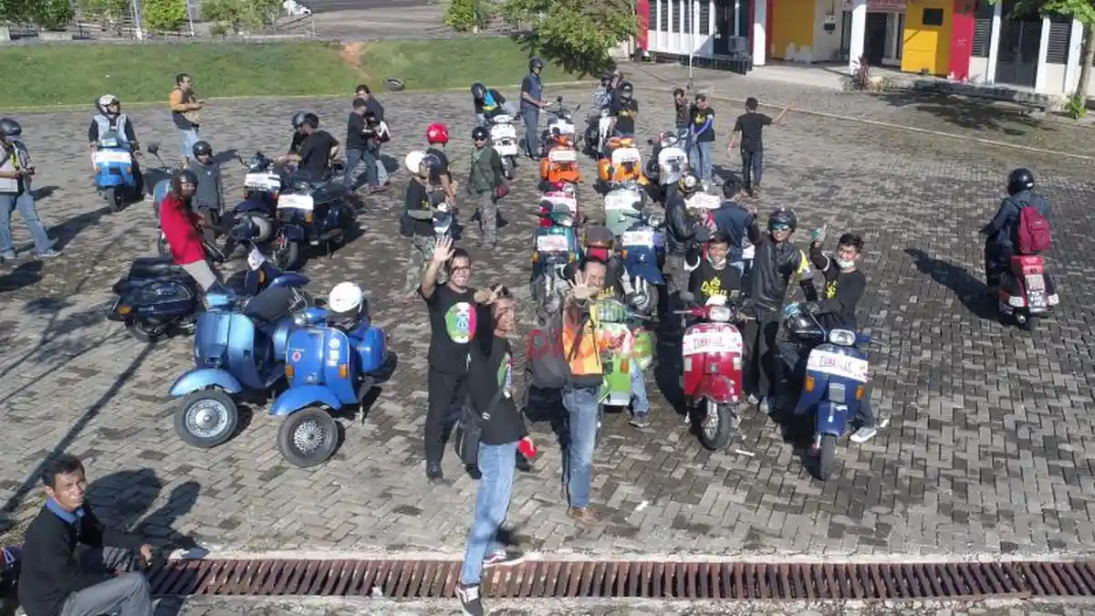 Peringati May Day, Komunitas Vespa Gelar Fun Rally ke Sungai Kakap - komunitas-vespa_20170501_105934.jpg