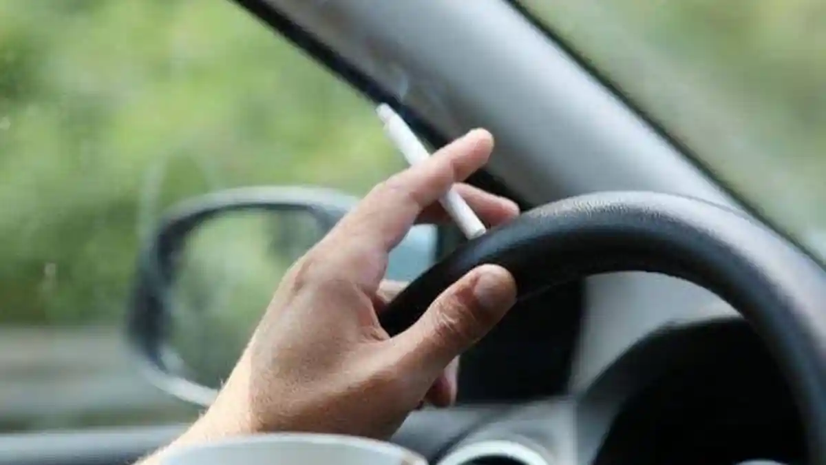 Interior Bau Rokok Bikin Harga Jual Mobil Turun? Yuk, Simak Penjelasannya Berikut Ini