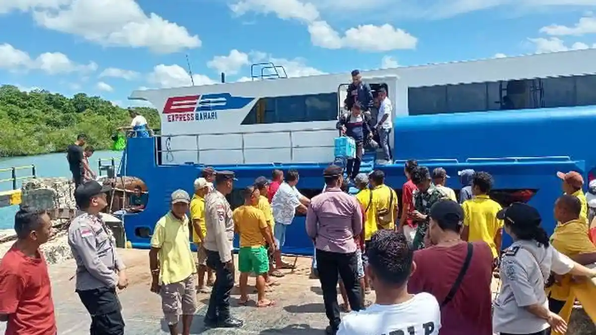 Express Bahari 8 E Dialihkan Berlabuh di Pelabuhan ASDP Pantai Baru, Ini Alasannya