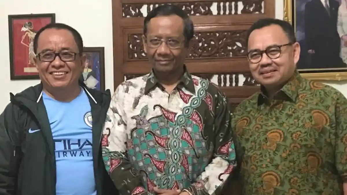 Mahfud MD Bantah Dirinya Menerima Tawaran 'Pindah Klub'