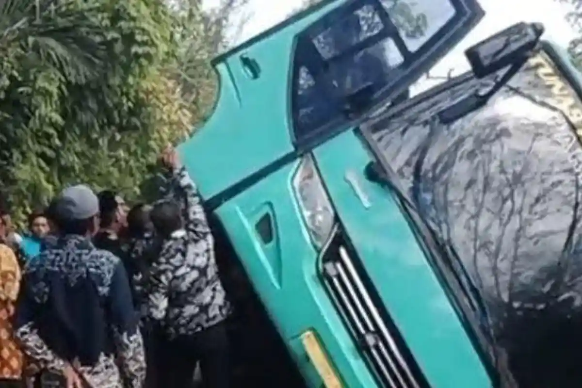 Viral Hendak ke Tempat Resepsi, Bus yang Membawa Pengantin dan Rombongan Kecelakaan di PALI