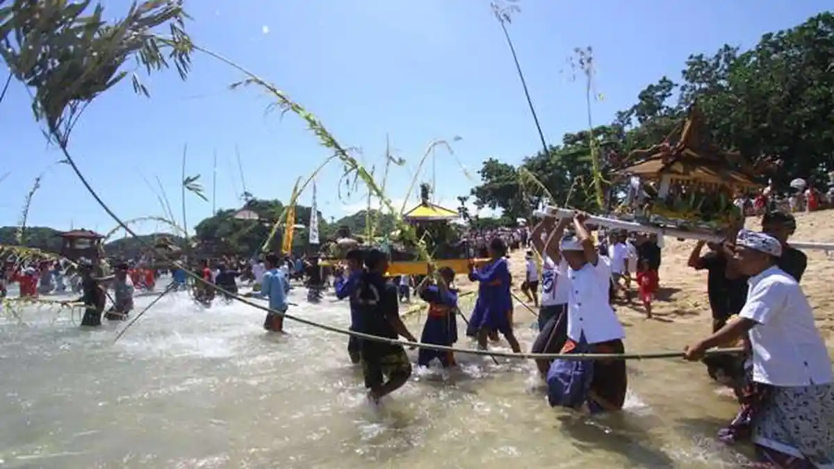 Makna Upacara Melasti Bagi Umat Hindu di Kabupaten Malang