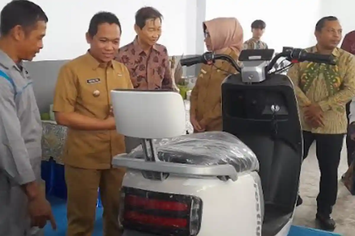 Kendaaran Listrik Direncanakan Dapat Subsidi Pemerintah, Begini Respon Bupati Lumajang Thoriqul Haq