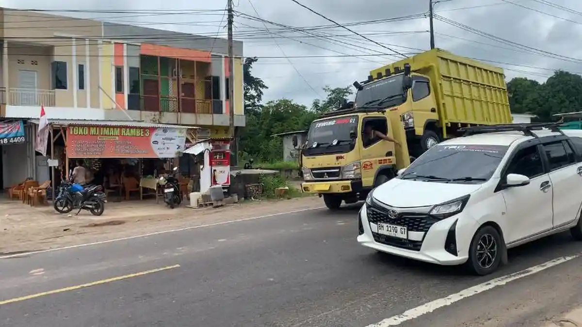 2 Truk Tabrakan di Pal 11 Jambi, Lalu Lintas Kembali Lancar
