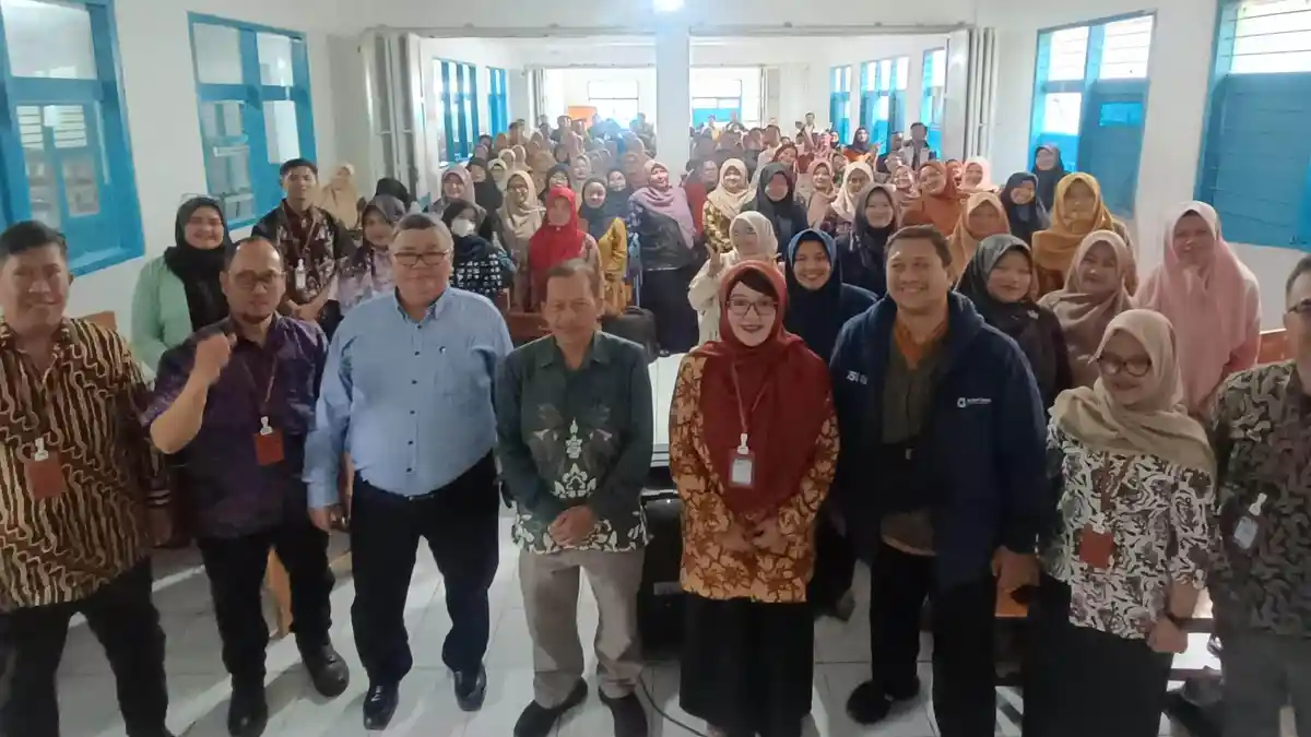 Ratusan Guru di Bandung-Garut Dilatih Koding dan AI: Transformasi Digital dari Kelas ke Masa Depan