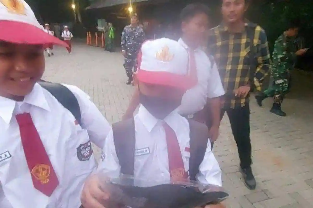 Pantas Bocah SD Ini Senang Bukan Main, Ternyata Habis Diberi Hadiah Ulang Tahun oleh Presiden Jokowi