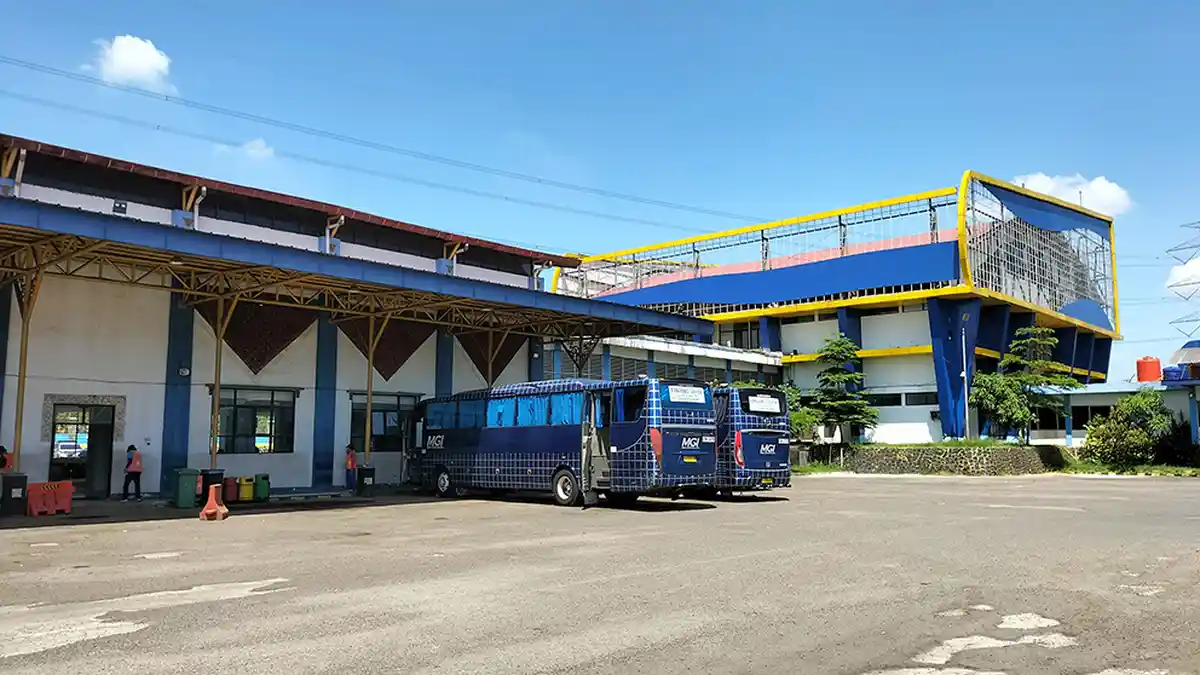 H-10 Lebaran, Terminal Bus Jatijajar Depok Masih Sepi dari Pemudik