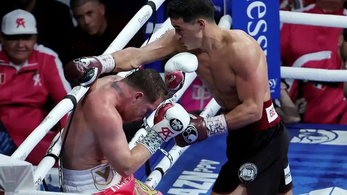 Mike Tyson Buka Suara, Bongkar Kesalahan Canelo Alvarez dalam Duel Tinju Lawan Dmitry Bivol