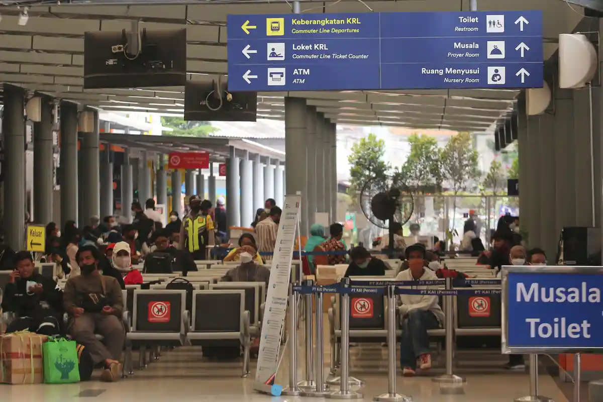 Tiket Kereta Api Jelang Lebaran Mulai Ludes, KAI: KA Tambahan Sudah Siap Sejak 1 April