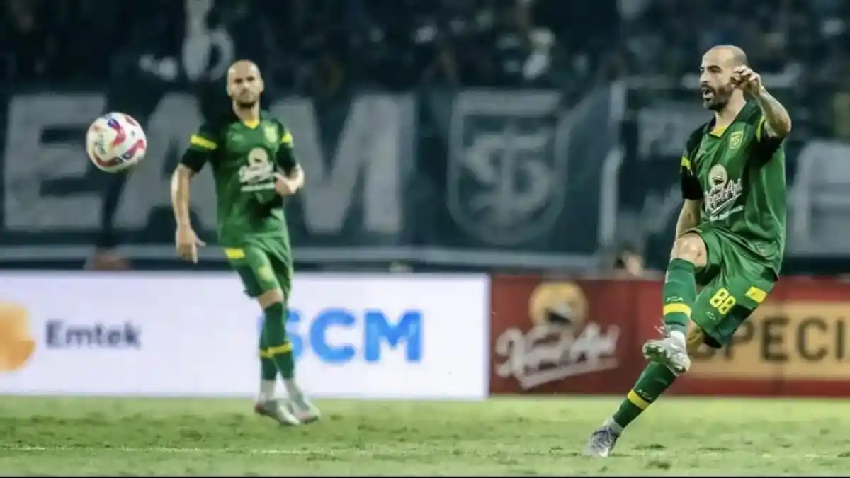 Babak kedua, Milos Raickovic Bawa Persebaya Surabaya Unggul 0-1 atas ...