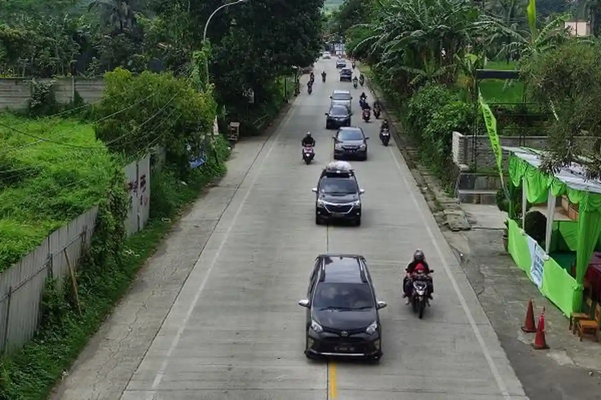 Jalur Ajibarang Banyumas Masih Ramai Pemudik di H-1 Lebaran, Titik Macet Ada di Dekat Pasar