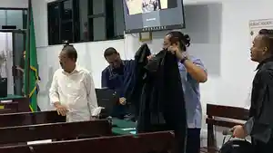 lanjut-Louhenapessy.jpg