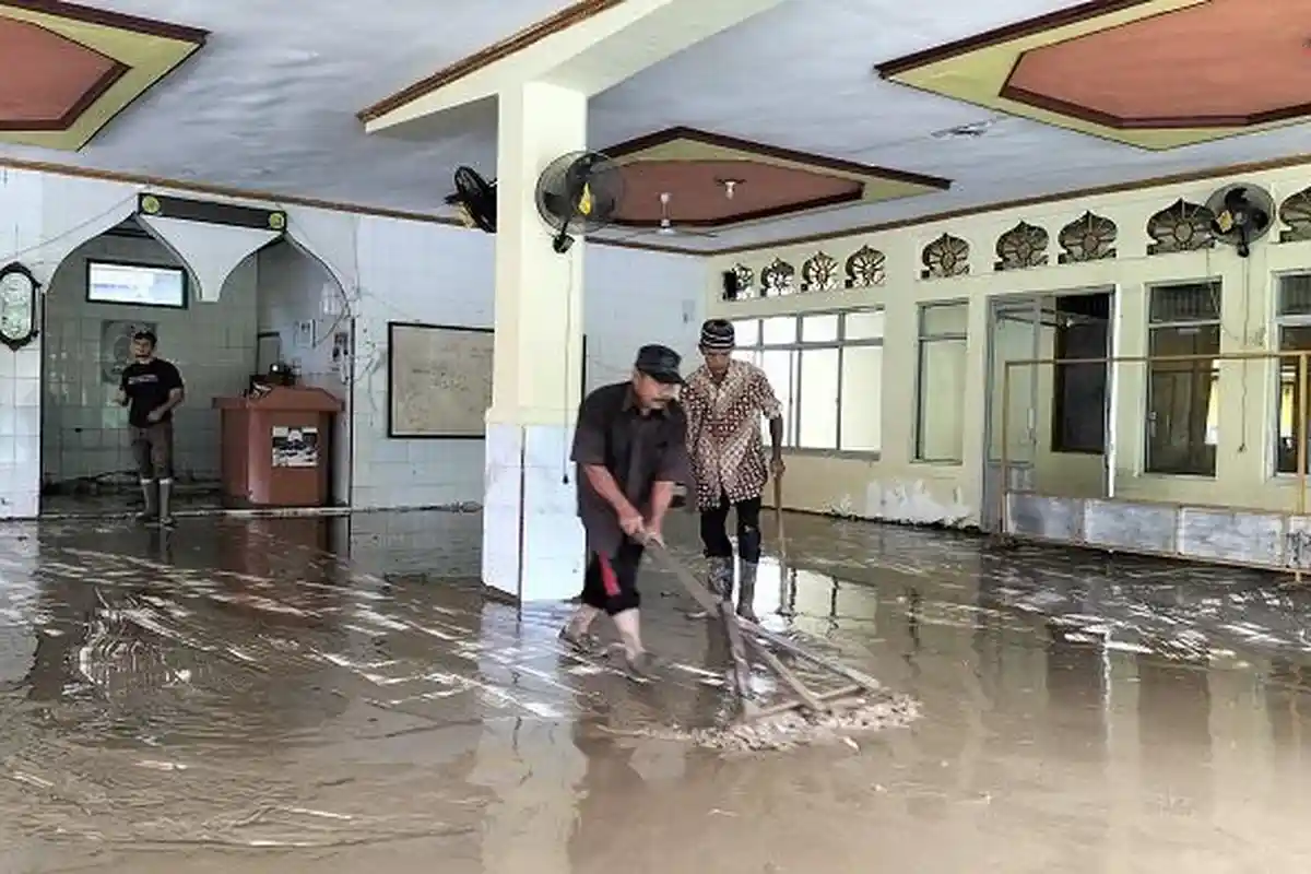 Diterjang Banjir, Pipa Air Wudu Musala Jamiyatul Rahmah Batu Busuak Patah, Karpet Sajadah Basah
