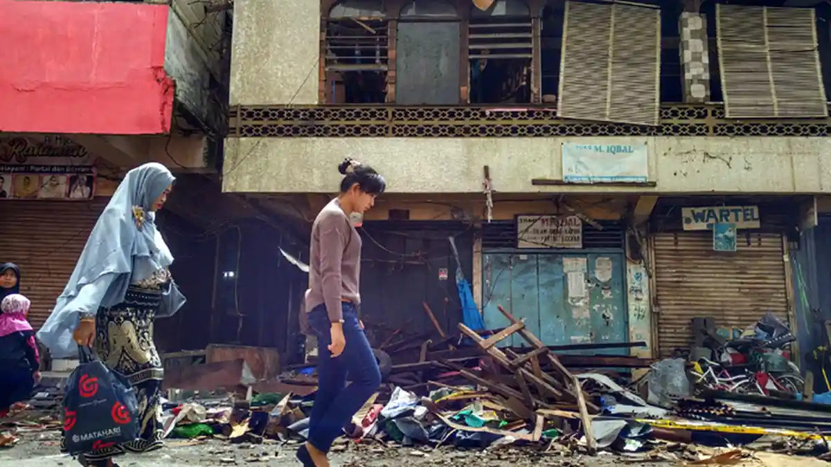Seorang Korban Runtuhnya Kanopi Eks Hotel HI Masih Dirawat di RSUD Ulin