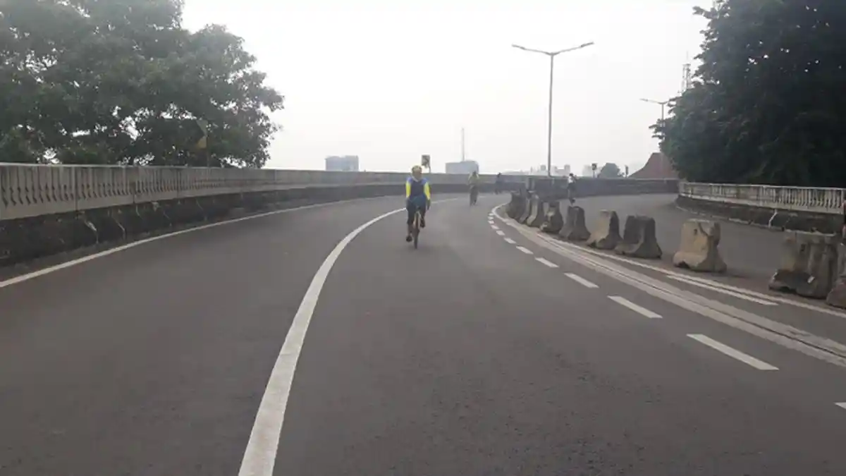 Pemotor Balap Liar Kuasai JLNT Antasari, Sahroni Minta Polisi Sita Motor dan Penjarakan Pelaku - Tribunjakarta.com