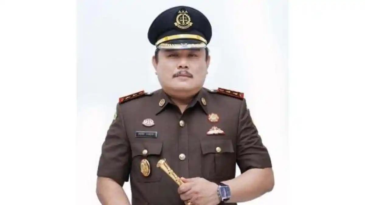 Gegara Menelantarkan Anak, Seorang Ayah Dihukum Bersihkan Masjid - Serambinews.com