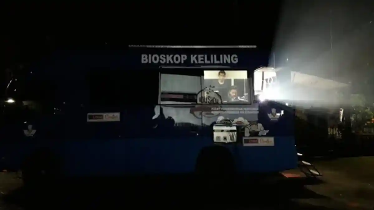 Universitas Muhammadiyah Malang Dapat Hibah Mobil Bioskop Keliling dari Kemendikbud