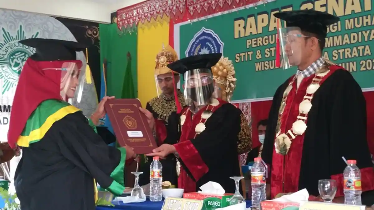 STIT dan STKIP Abdya Wisuda 120 Sarjana, Berikut Enam Lulusan Cumlaude