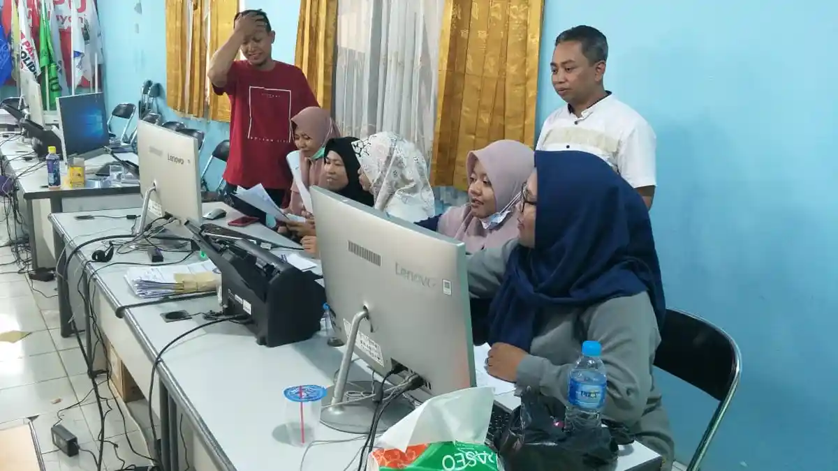 Pasangan Capres - Cawapres 02 Masih Unggul di Tanahlaut, KPU Kesulitan Input Data