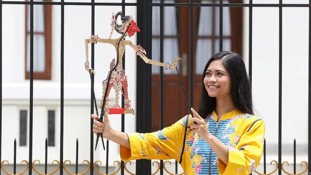Mengenal Rizki Rahma Nurwahyuni, Dalang Perempuan Asal Kota Projotamansari