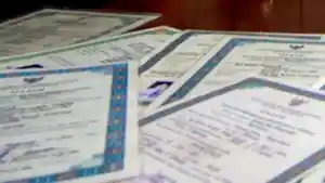 Ilustrasi-penahanan-ijazah.jpg