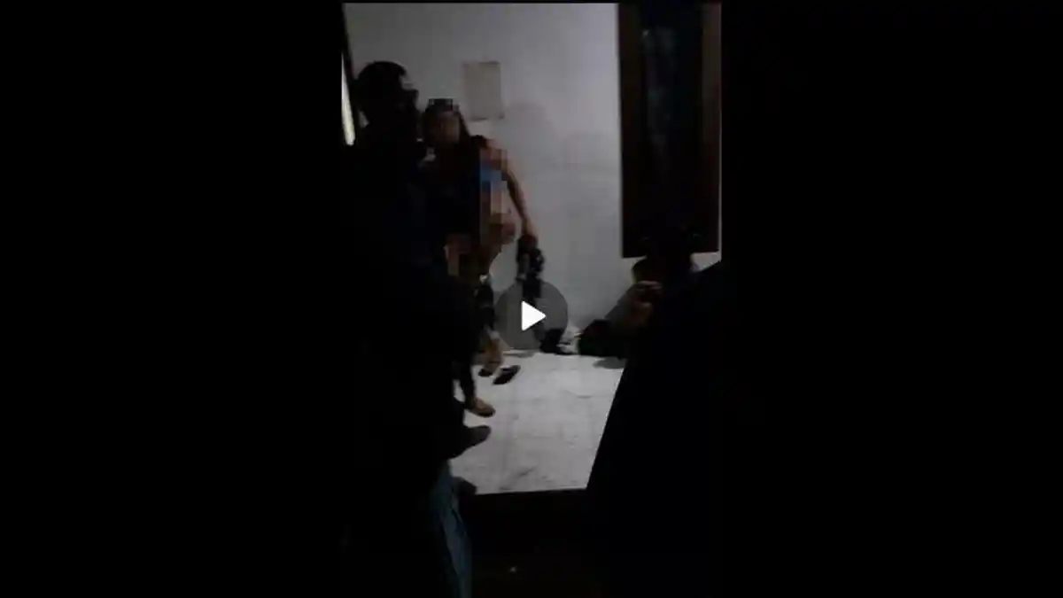 Video 23 Detik Bikin Heboh Kuningan, Indekos Digerebek, Orang Berpakaian Perempuan Dipaksa Buka Baju