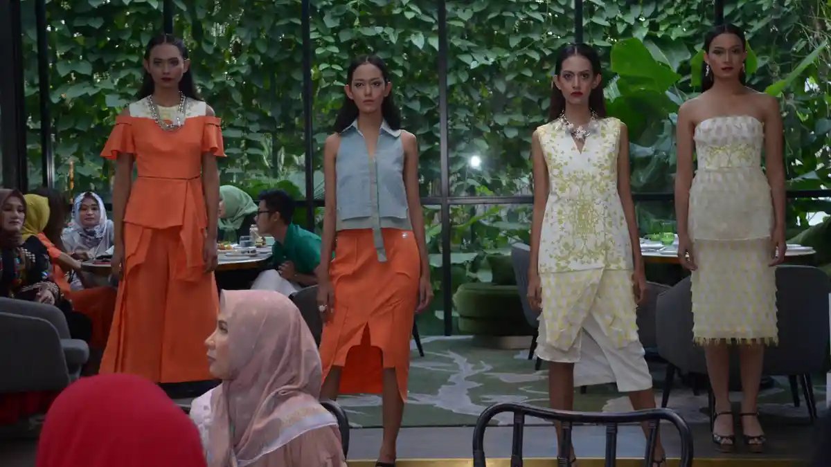 Tren Busana Spring/Summer Tonjolkan Warna Cerah dan Tak Ketat - madeind-springsummer-2018_20180510_003050.jpg