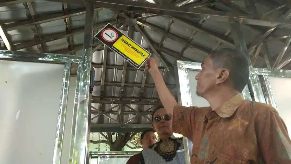 Ruang Merokok Kompleks Balai Kota Yogya Dinilai Tak Layak