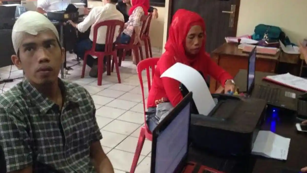 Dituduh Informan Polisi, Niko Nyaris Tewas Dibacok