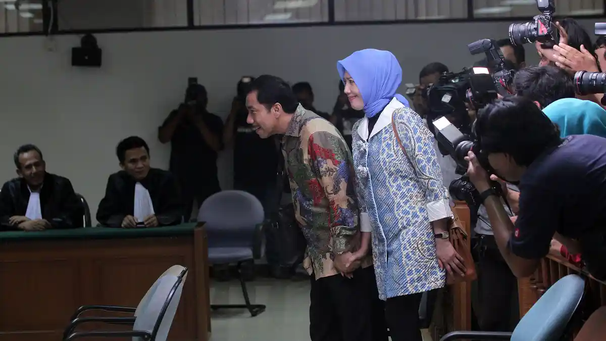 Romi Herton Divonis 6 Tahun Penjara, Istrinya 4 Tahun