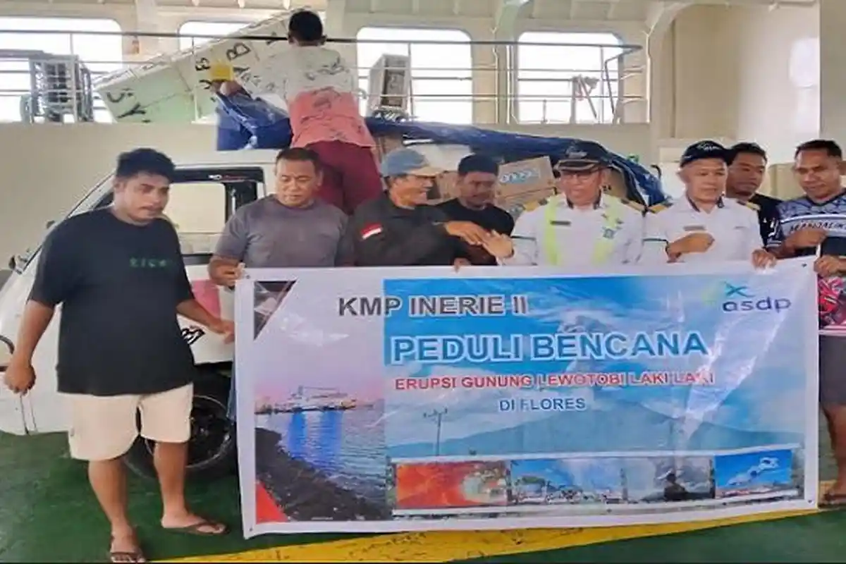 KMP Inerie II Serahkan Bantuan untuk Korban Erupsi Gunung Lewotobi Laki-laki di Flores Timur