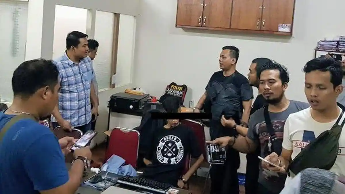 Terduga Pelaku Pembunuhan Pengusaha Keripik di Kalbar Ditangkap Saat Sembunyi di Salon