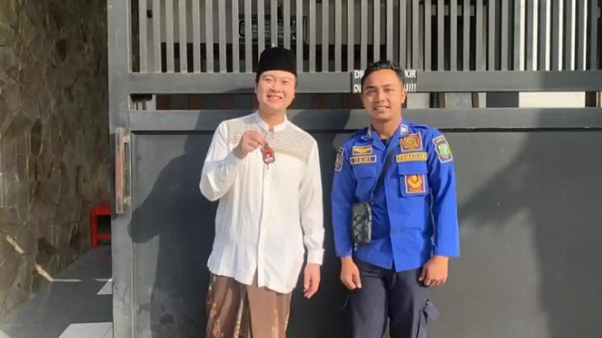Pulang Salat Idul Adha Warga Bondowoso Terkunci dari Luar Rumah, Minta Bantuan Damkar