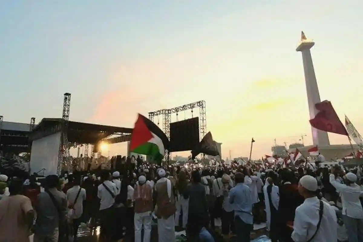 Menggebu-gebu Kritik Reuni Akbar 212, Abu Janda Didebat Haikal Hassan: Jangan Diputar Balik