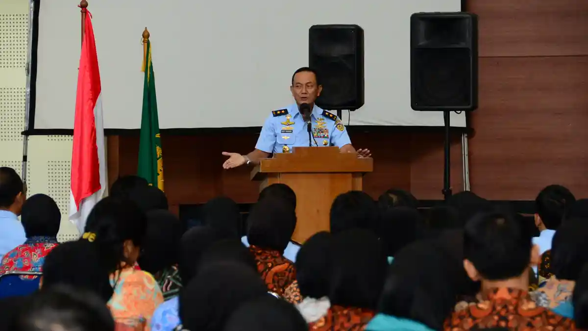 Marsda Dedy Permadi Ingatkan PNS TNI AU Jaga Netralitas dalam Pilkada Serentak 2017