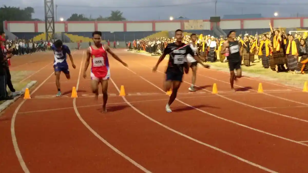 Aditia Lara Paramba Raih Medali Emas 100 Meter Putra untuk Sumba Timur ...