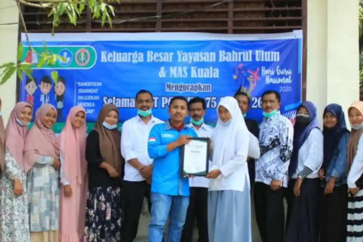 Ipelmanar Serahkan Penghargaan untuk Juara Kompetisi Sains di Nagan Raya