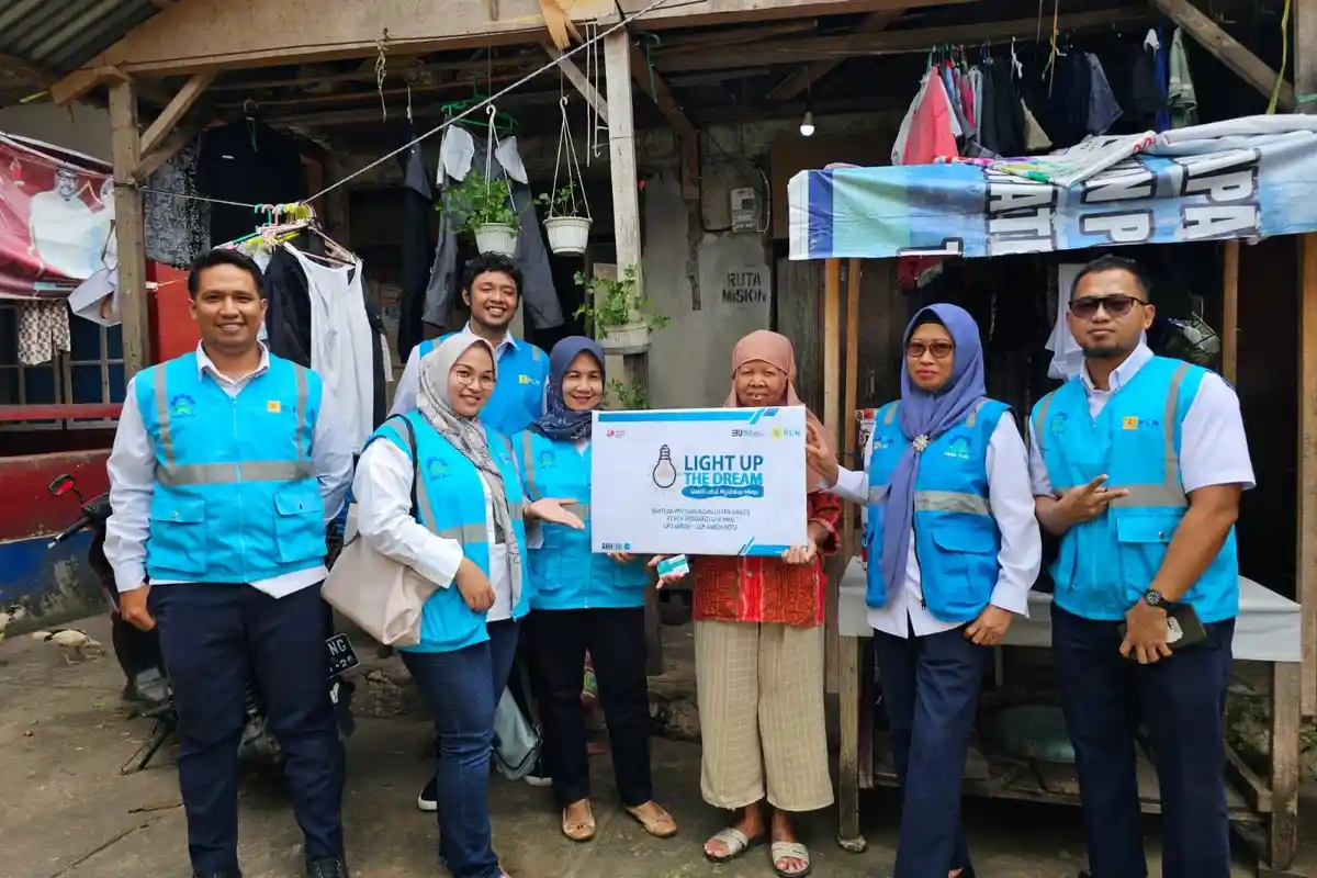 Konsisten Terangi Negeri, 198 Warga  Kurang Mampu Terlistriki Berkat Program LUTD PLN MMU