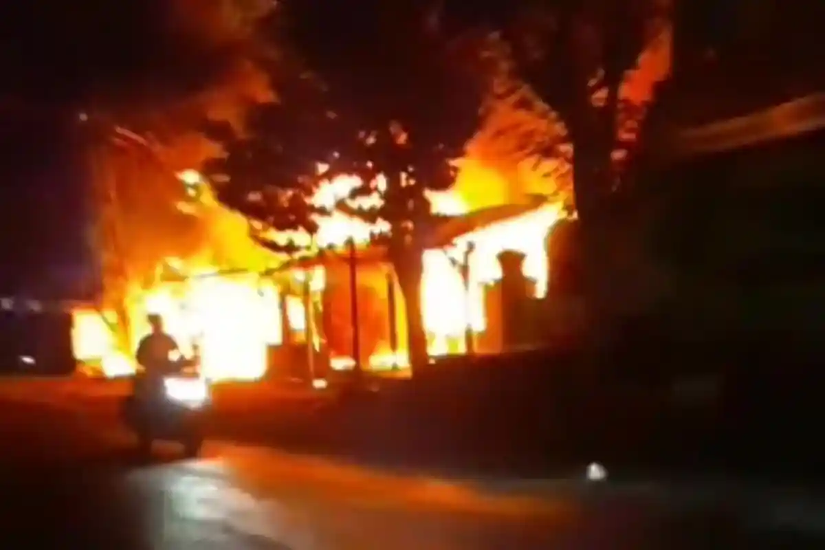Santri Teriak ada Kebakaran, Ternyata usai Bakar Pengajar Ponpesnya, Pelaku Sakit Hati Dibully