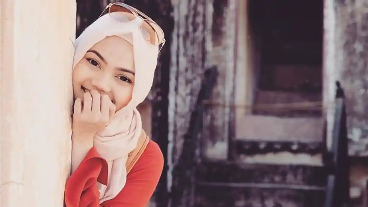 Rina Nose Kenakan Pakaian Rancangan Ivan Gunawan, Ada Aja Netizen Nyinyir