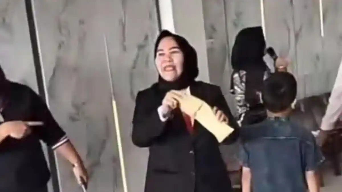 ASN di Muba Viral Usai Aksinya Sawer Uang Sambil Joget Pasca Dilantik Beredar, Berujung Minta Maaf