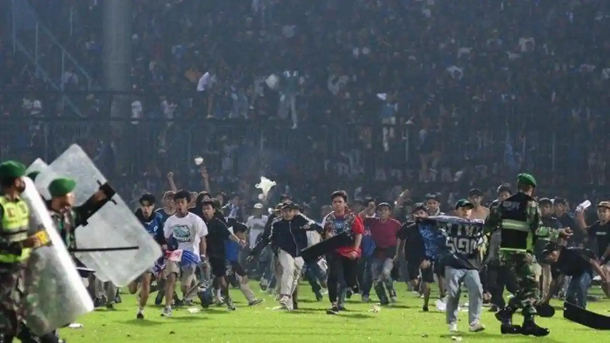 Update Daftar Tersangka Tragedi Kanjuruhan: Dirut PT LIB hingga Polisi yang Perintahkan Gas Air Mata