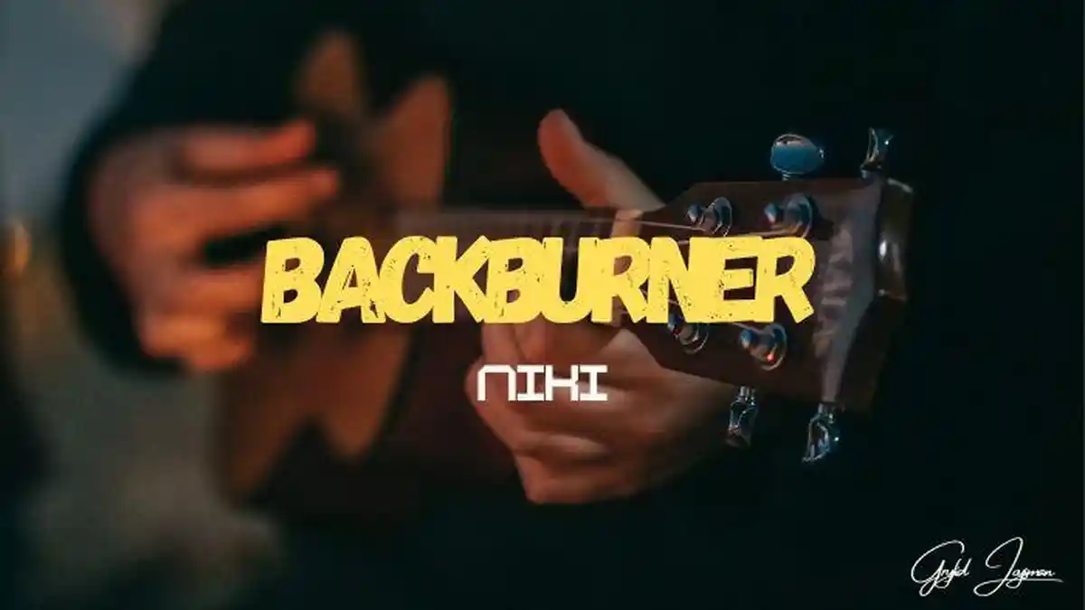 Chord Gitar Lagu Backburner - NIKI, Nada Dasar G