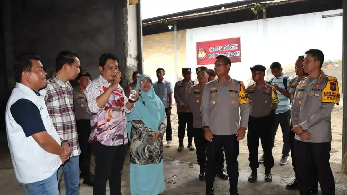 Persiapan Pemilu, Kapolres Pelabuhan Belawan dan Kapolrestabes Medan Cek Gudang KPU Kota Medan