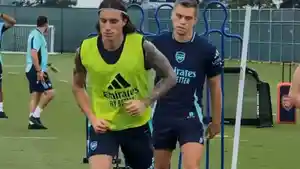 Riccardo-Calafiori-saat-Latihan-bersama-skuad-Arsenal.jpg
