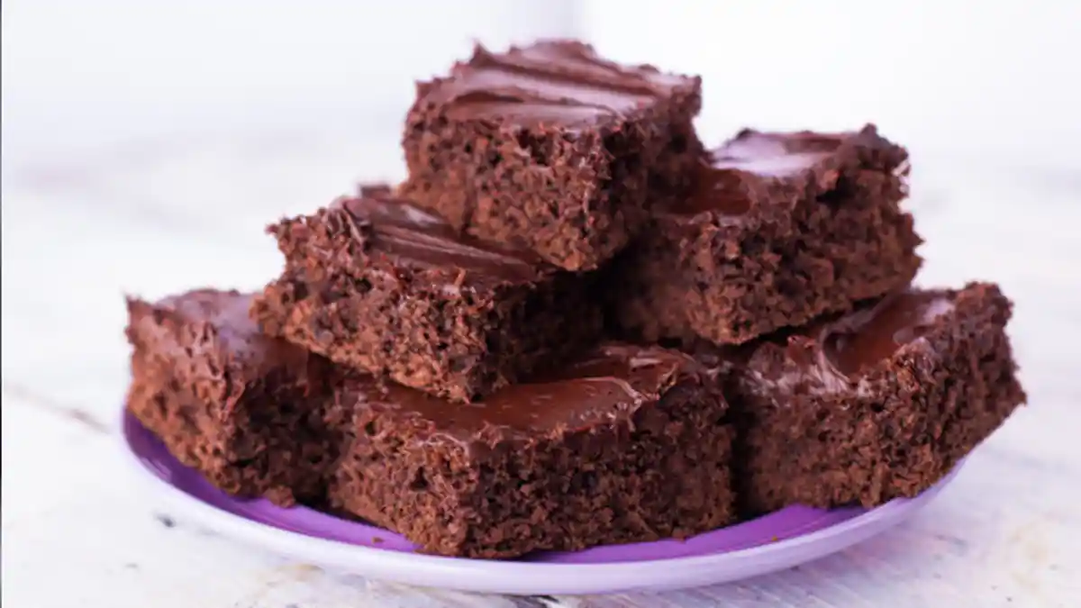 Koki Diam-diam Bikin Kue Ganja untuk Teman-teman Kerja, Ada yang Teler hingga Muntah, Dipolisikan!
