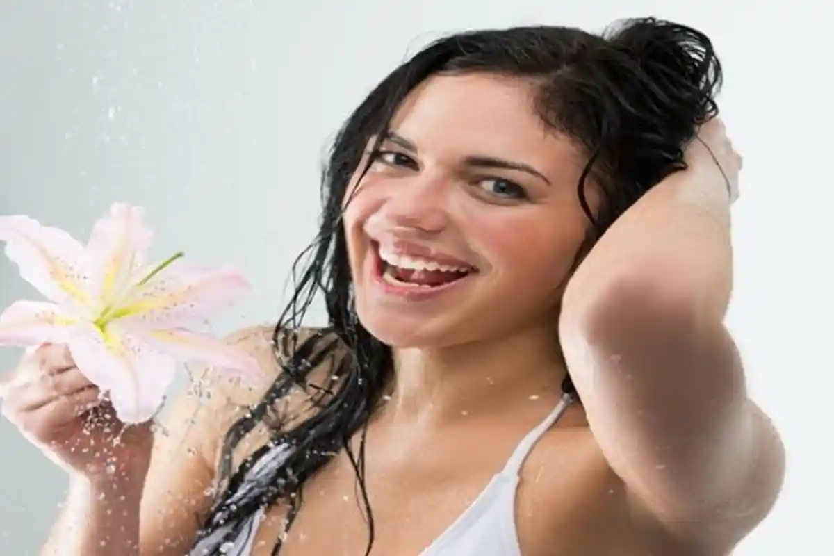 Tidur dengan Rambut Masih Basah? Hati-hati Ini Bahayanya