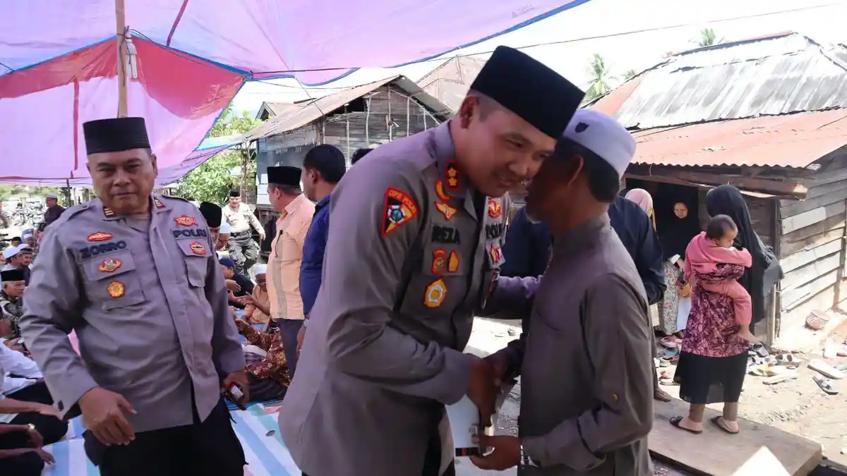 Orangtua Ustaz Mahyuddin Meninggal, Kapolres Madina Melayat ke Rumah Duka