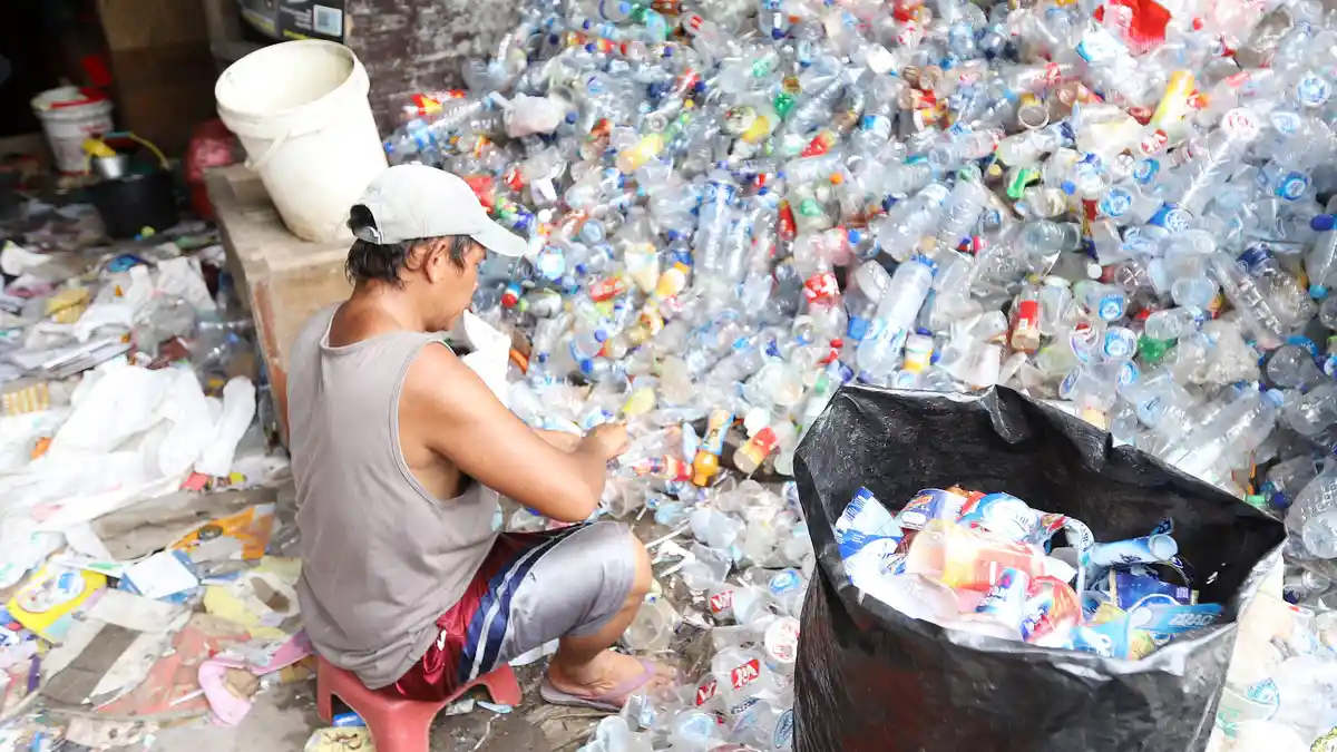 Dampak Wabah Virus Corona, Industri Daur Ulang Kesulitan Dapat Plastik Bekas